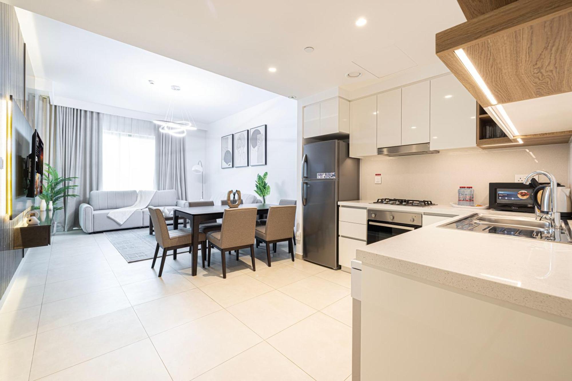 Apartment Fresh New 2 Bedroom! Amazing Burj Khalifa View! 5-star Pool & Gym Access!