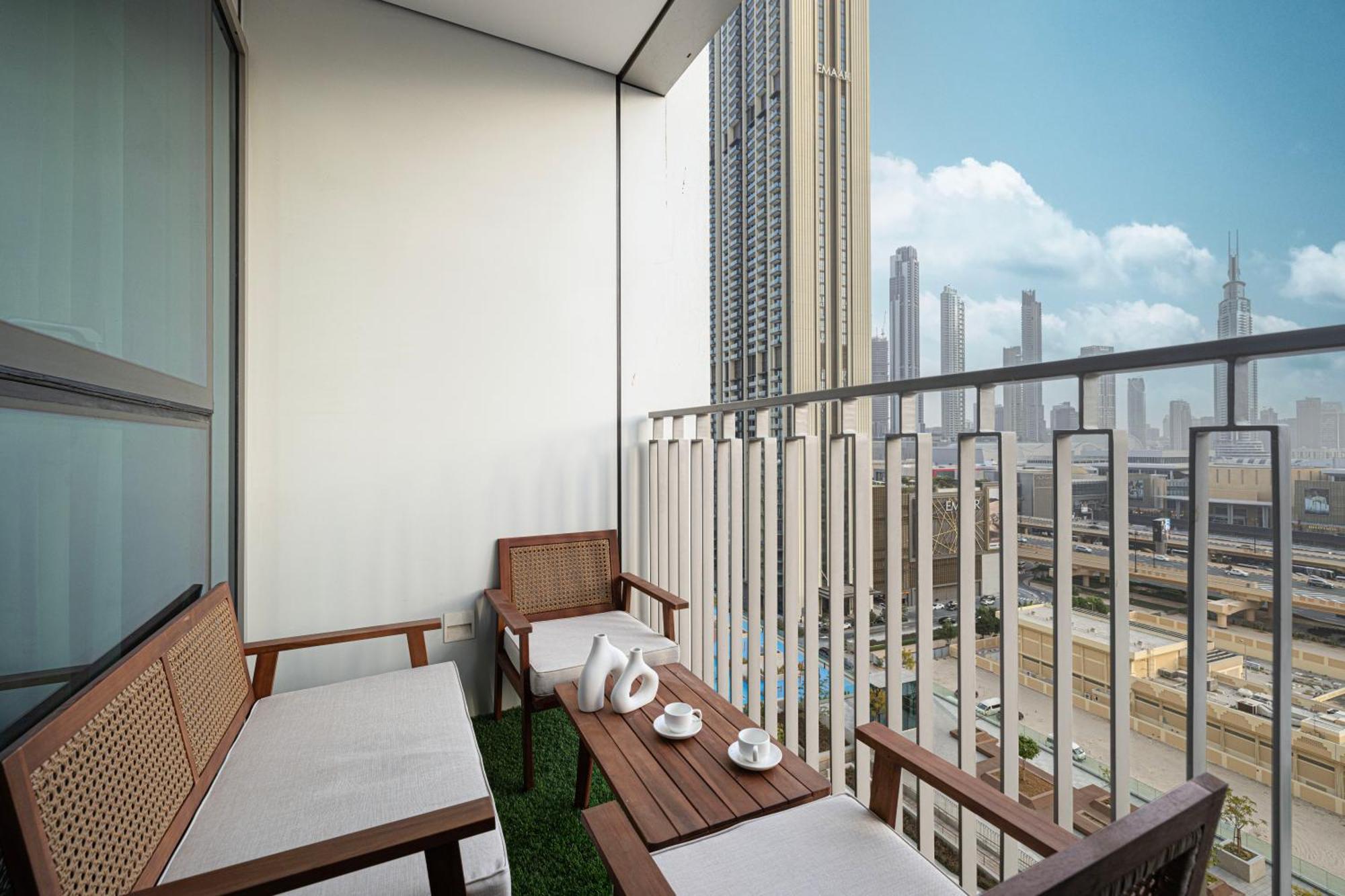 Fresh New 2 Bedroom! Amazing Burj Khalifa View! 5-star Pool & Gym Access! Apartment Dubai